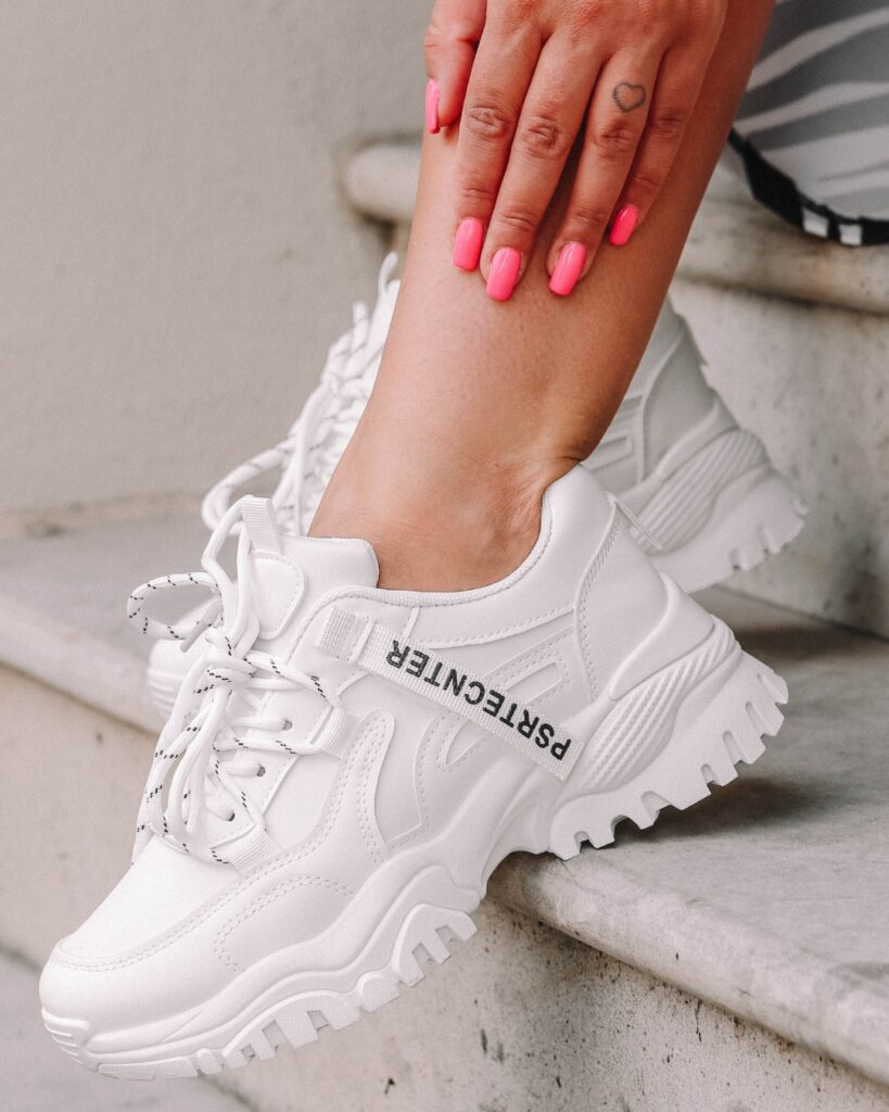 Sneakersy z podwójnymi sznurówkami Wren